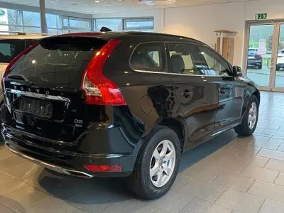 Gebraucht Volvo XC60 Momentum 220 PS (161 kW) 2016 Schwarz SUV