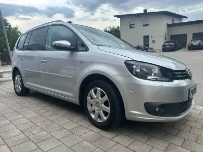 Gebraucht VW Touran Cup 105 PS (77 kW) 2014 Silber Van / Kleinbus