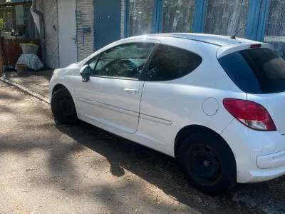 Second-hand Peugeot 207 68 CP (50 kW) 2011 Alb Berlinǎ