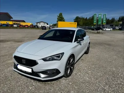 Gebraucht Seat Leon FR 131 PS (96 kW) 2022 Weiß Limousine