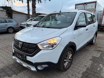 Gebraucht Dacia Lodgy Stepway 131 PS (96 kW) 2021 Weiß Van / Kleinbus