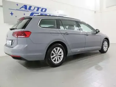 Gebraucht VW Passat Business 150 PS (110 kW) 2024 Mondsteingrau Kombi