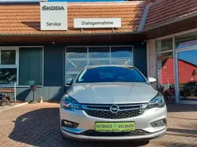 Używany Opel Astra Innovation 150 KM (110 kW) 2017 Srebrny Sedan/Limuzyna