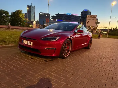 Gebraucht Tesla Model S Plaid 759 kW (1033 PS) 2023 Rot Kleinwagen