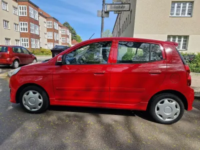 Second-hand Kia Picanto 65 CP (47 kW) 2010 Roșu Hatchback