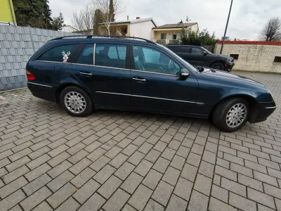Gebraucht Mercedes E320 Avantgarde 204 PS (150 kW) 2003 Schwarz Limousine