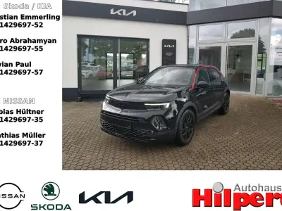 Gebraucht Opel Mokka-e GS Line 100 kW (136 PS) 2022 Diamant schwarz/karbon schwarz (metallic) SUV
