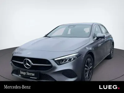 Gebraucht Mercedes A200 Progressive 163 PS (119 kW) 2024 Metalliclack mountaingrau Limousine