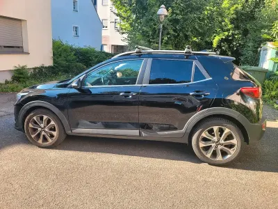 Gebraucht Kia Stonic 120 PS (88 kW) 2018 Schwarz SUV