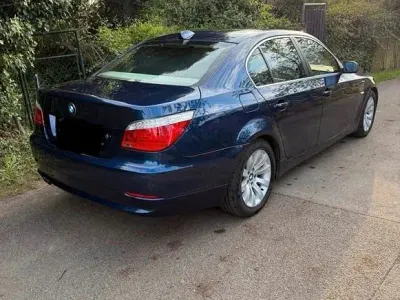 Gebraucht BMW 523 190 PS (139 kW) 2007 Blau Limousine