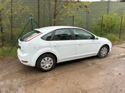 Gebraucht Ford Focus 109 PS (80 kW) 2009 Weiß Limousine