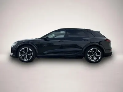 Gebraucht Audi e-tron Sport 369 kW (503 PS) 2022 Manufacturer SUV
