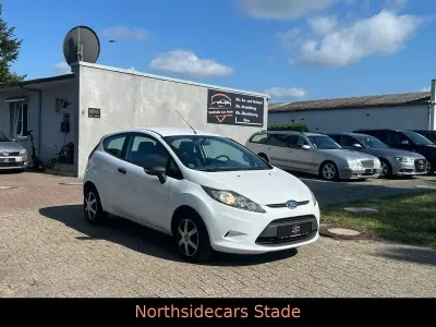 Gebraucht Ford Fiesta Ambiente 60 PS (44 kW) 2009 Weiß Kleinwagen