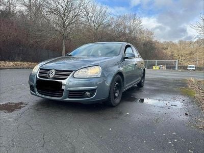 Gebraucht VW Jetta Comfortline 122 PS (89 kW) 2008 Blau Limousine