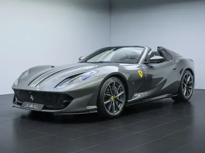 Usata Ferrari 812 799 CV (587 kW) 2023 Grigio Cabrio