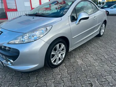 Gebraucht Peugeot 207 CC 112 PS (82 kW) 2008 Silber Cabrio