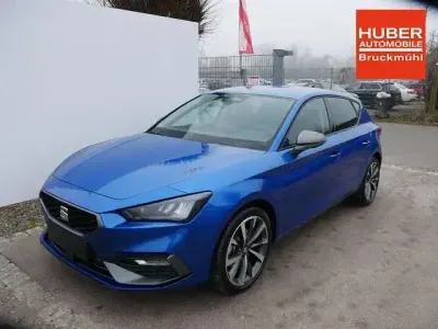 Neu Seat Leon FR 150 PS (110 kW) 2026 Saphir blau metallic Limousine