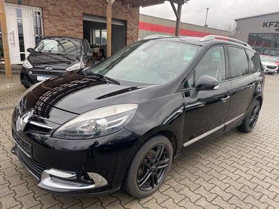Schwarz Gebraucht 2013 Renault Scénic III Bose Edition Van / Kleinbus | 7.299 € (Etwas zu teuer)