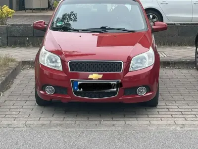 Gebraucht Chevrolet Aveo 101 PS (74 kW) 2009 Rot Limousine