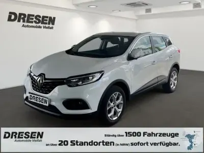 Używany Renault Kadjar Zen 140 KM (102 kW) 2022 Biały SUV