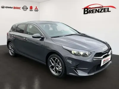 Neu Kia Ceed 101 PS (74 kW) 2025 Pentametal  h8g (grau) Kleinwagen