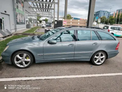 Gebraucht Mercedes C320 218 PS (160 kW) 2005 Silber Kombi