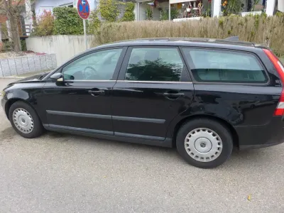 Usata Volvo V50 100 CV (73 kW) 2005 Nero Station wagon