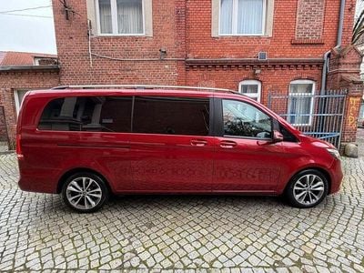 Rot Gebraucht 2021 Mercedes V250 Sport Van / Kleinbus | 39.270 € (Guter Preis)