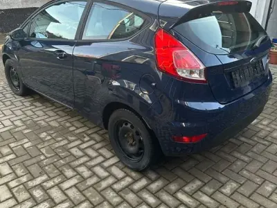 Używany Ford Fiesta Trend 60 KM (44 kW) 2014 Niebieski Hatchback