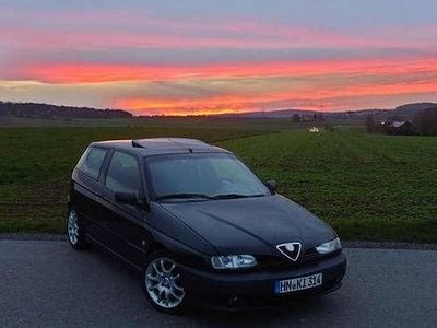 Schwarz Gebraucht 1996 Alfa Romeo 145 Kleinwagen | 2.500 €