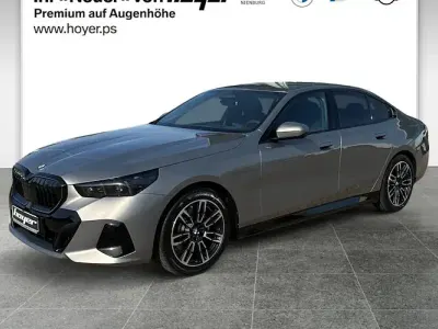 Neu BMW 520 Comfort Edition 197 PS (144 kW) 2026 Grau Limousine
