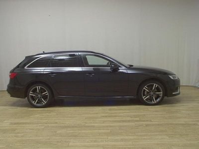 Gebraucht Audi A4 Advanced 204 PS (150 kW) 2021 Mythosschwarz metallic Kombi