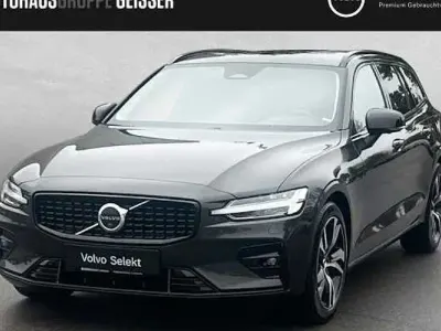 Gebraucht Volvo V60 Plus 197 PS (144 kW) 2025 Platinum grau Kombi