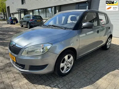 Gebraucht Skoda Fabia 86 PS (63 kW) 2013 Grau Limousine