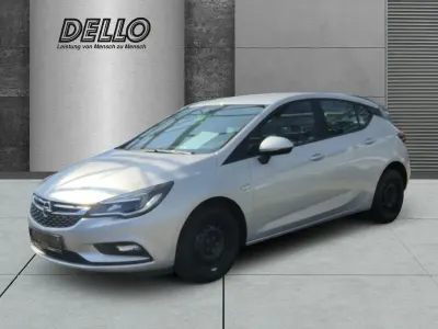 Gebraucht Opel Astra Edition 125 PS (91 kW) 2017 Silber Limousine