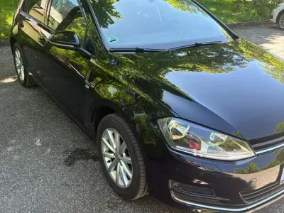 Gebraucht VW Golf VII LOUNGE 110 PS (80 kW) 2016 Schwarz Limousine