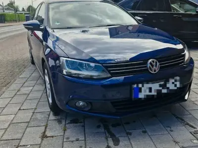 Gebraucht VW Jetta Comfortline 105 PS (77 kW) 2011 Blau Limousine