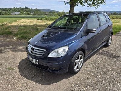 Mercedes B200