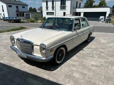 Gebraucht Mercedes W115 110 PS (80 kW) 1974 Weiß Limousine
