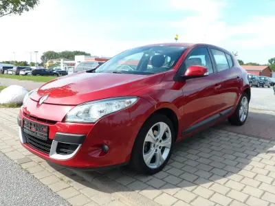 Brugt Renault Mégane Expression 110 HK (80 kW) 2009 Rød Sedan