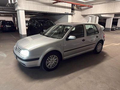 Brugt VW Golf IV 101 HK (74 kW) 2002 Sølv Hatchback