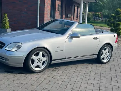 Gebraucht Mercedes SLK230 193 PS (141 kW) 1997 Silber Cabrio