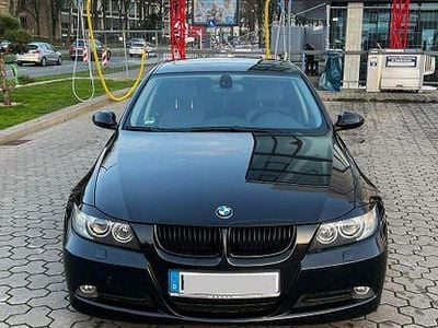 Gebraucht BMW 320 177 PS (130 kW) 2007 Schwarz Limousine