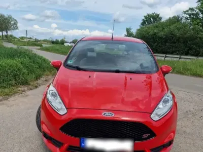 Gebraucht Ford Fiesta ST 182 PS (133 kW) 2013 Rot Kleinwagen