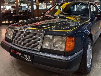 Gebraucht Mercedes 200 118 PS (86 kW) 1992 199 u blauschwarz metallic Coupé