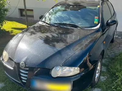 Gebraucht Alfa Romeo 147 105 PS (77 kW) 2003 Schwarz Kleinwagen