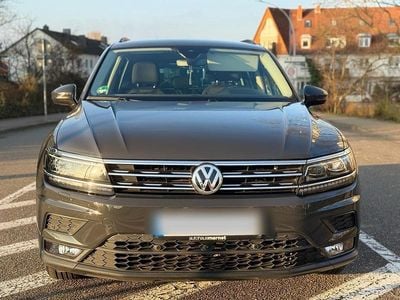 Grau Gebraucht 2020 VW Tiguan SUV | 25.300 € (Fairer Preis)