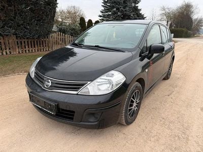 Schwarz Gebraucht 2010 Nissan Tiida Kleinwagen | 1.750 € (Fairer Preis)