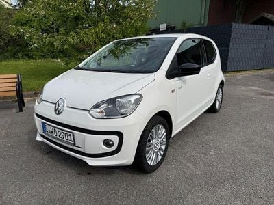 Używany VW up! Sound 75 KM (55 kW) 2014 Biały Hatchback