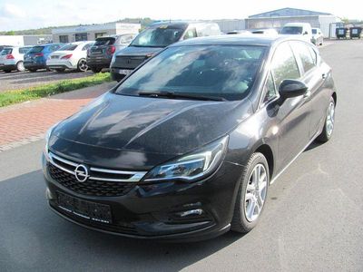 Usata Opel Astra Edition 110 CV (80 kW) 2016 Nero Berlina